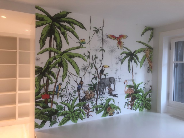 Pose d’un papier peint jungle pour chambre enfant